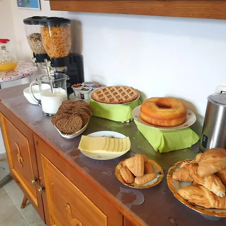 Residenza La Gallinella Bed & Breakfast *