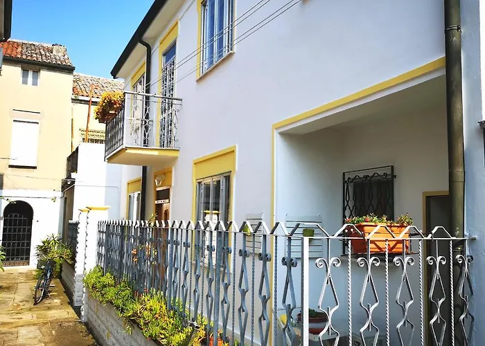 Residenza La Gallinella B&B 코마키오